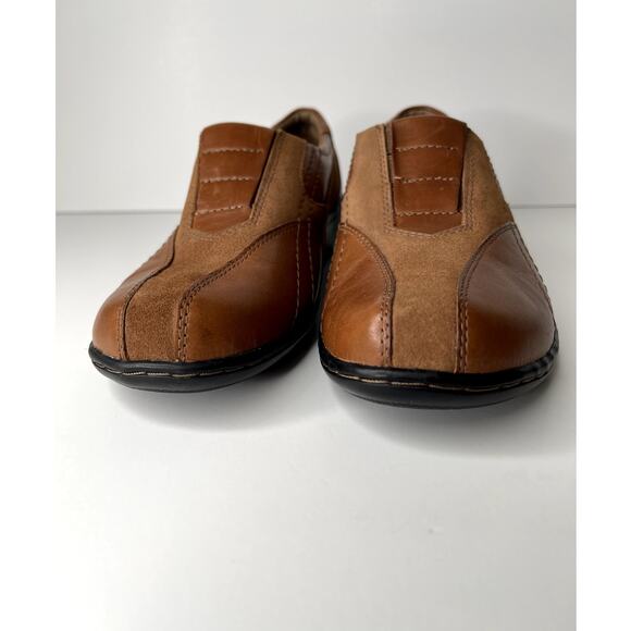 Women Clarks Bendable Slip-on Brown Suede & Leather Loafer - Size 7 Style #83493 - Picture 1 of 8